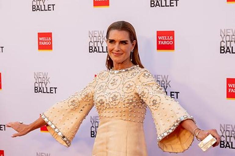 Brooke Shields: Geçmişe Dönüş ve Kızlarına Verdiği Öğütler