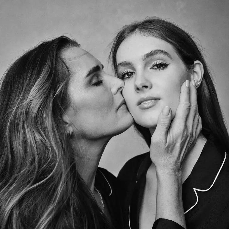 Brooke Shields'in Hayatı: Güzellik, Zorluklar ve Aile