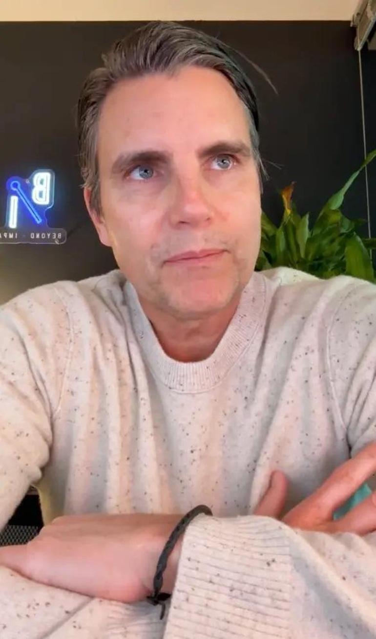 Colin Egglesfield'in Kanserle Mücadelesi ve Umut Dolu Mesajları