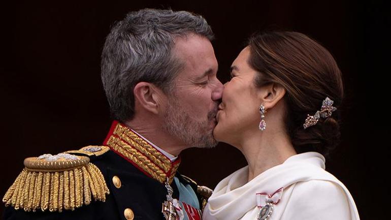 Danimarka Kraliçesi Margrethe'nin Tahtı Devretmesi ve Aile İlişkileri