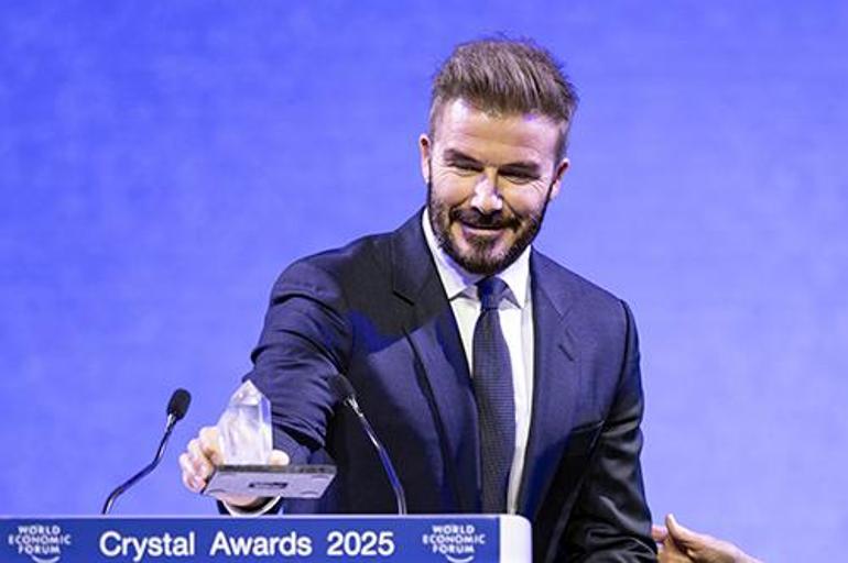 David Beckham, Davos'ta Ödül Töreni ve Gençlere Desteği