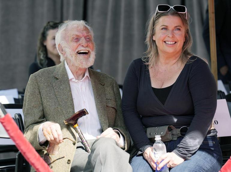 Dick Van Dyke: 99 Yaşında Sağlıklı ve Enerjik Bir Efsane