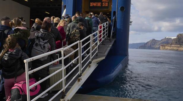 Ege Denizi'nde Deprem Hareketliliği ve Santorini'deki Tahliye Planları