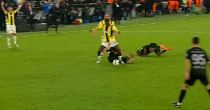 Fenerbahçe - Hatayspor Maçındaki Hakem Kararları ve Değerlendirmeler