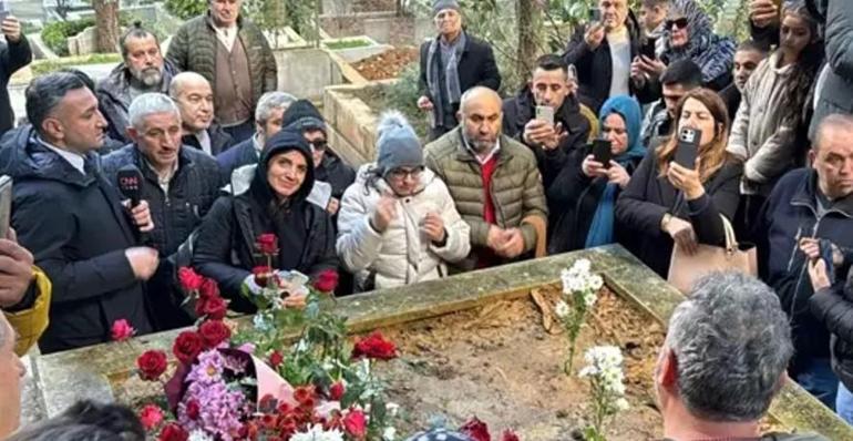 Mezarına Ziyaretçi Akını