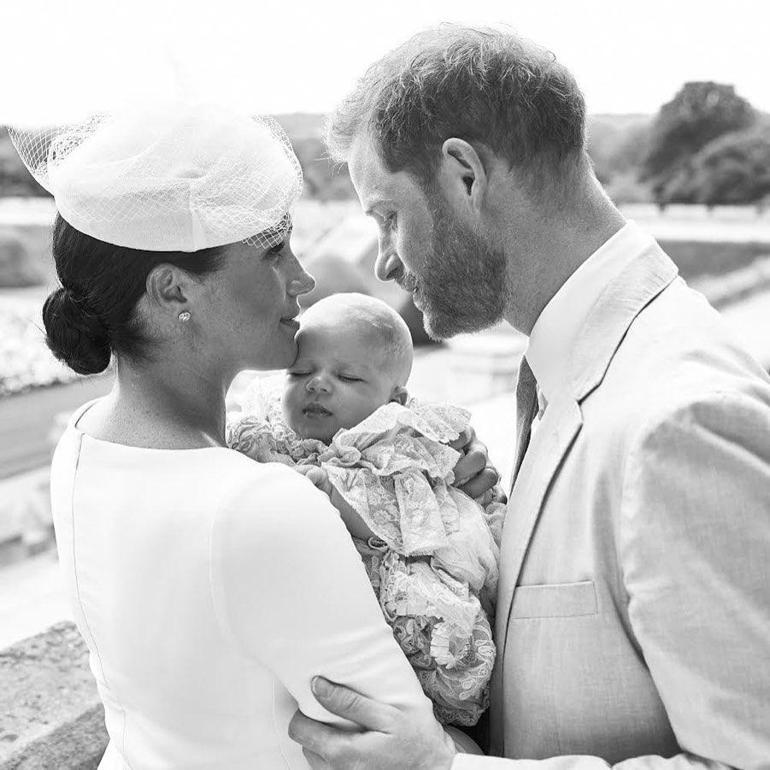 Harry ve Meghan'ın Kraliyet Hayatından Kaçışı ve Komşu Şikayetleri