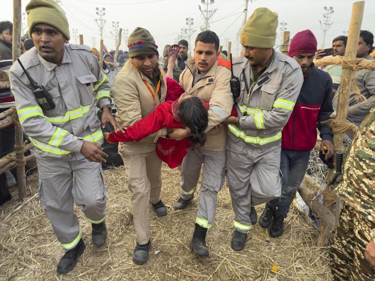 Hindistan'da Maha Kumbh Mela Festivali'nde İzdiham: Can Kaybı ve Gelişmeler