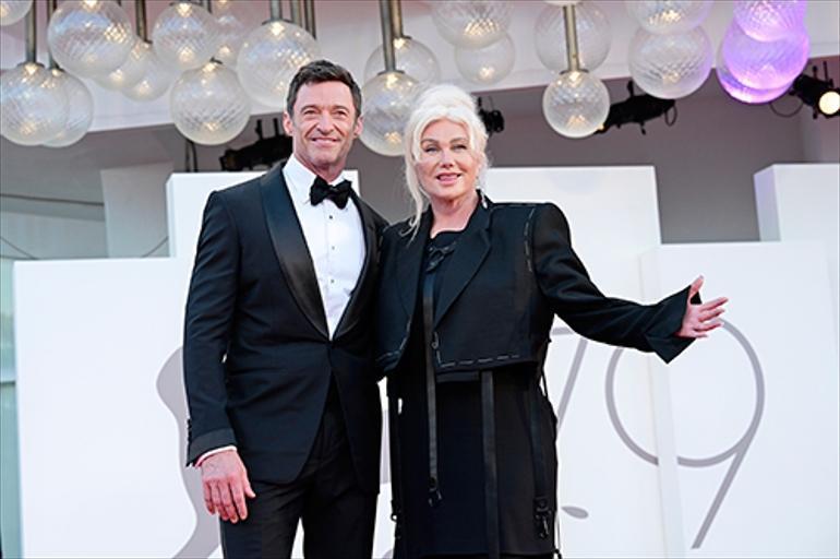 Hugh Jackman ve Sutton Foster'ın Aşkı Derinleşiyor