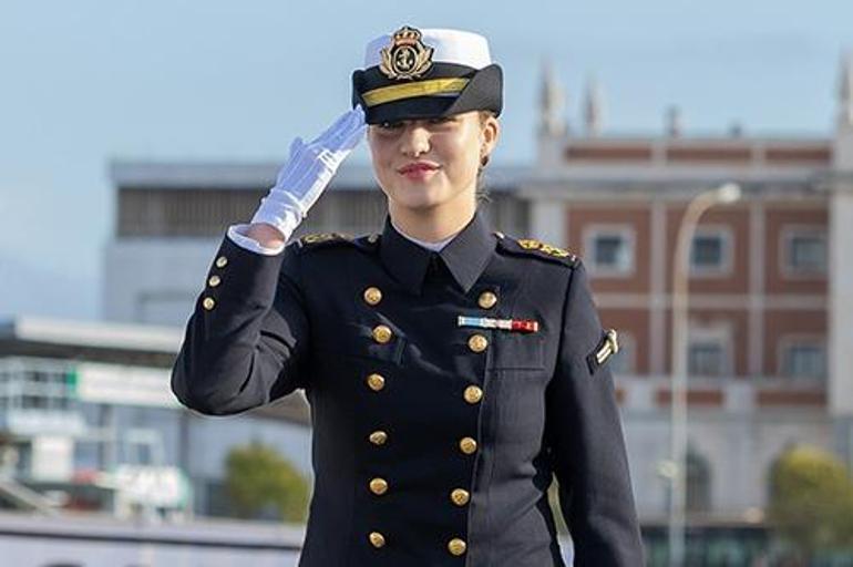 İspanya'nın Geleceği: Prenses Leonor'un Askerlik Eğitimi