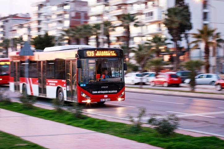 İzmir ESHOT Grevi: Ulaşımda Yaşanan Aksaklıklar ve Gelişmeler