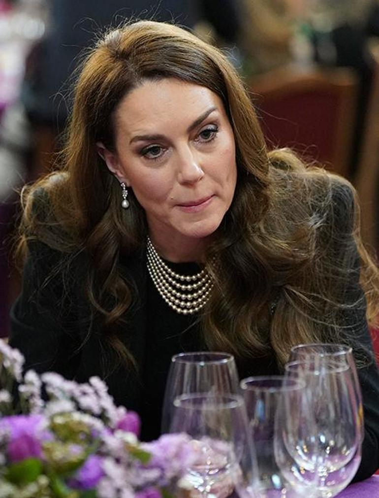 Kate Middleton'ın Yas Geleneği ve İnci Takıları