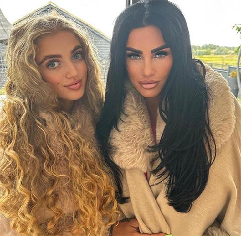 Katie Price'ın Estetik Bağımlılığı ve Sağlık Sorunları