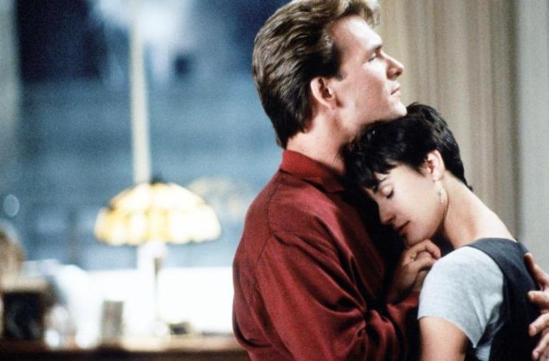 Küre Ödülleri Töreni: Demi Moore'un Duygusal Konuşması ve Kariyeri