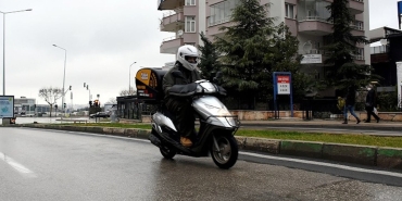 kuryeler-ayda-ne-100-ne-de-150-bin-tl-kazaniyor-gercek-degisik-cikti-U4TKksX2.jpg