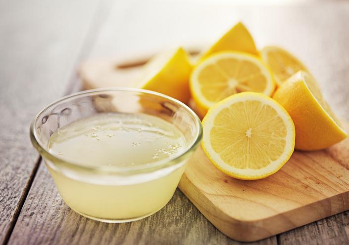Limonlu Sıcak Su: Gerçek Faydaları ve Mitler
