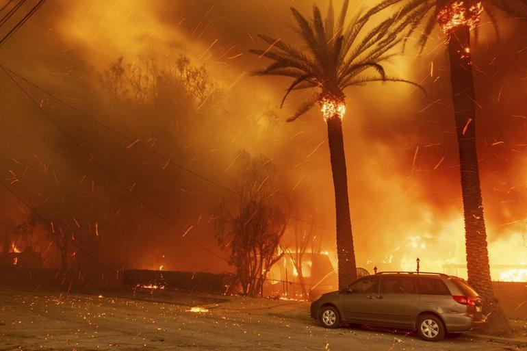 Los Angeles'teki Orman Yangınları Kontrol Altına Alınamıyor