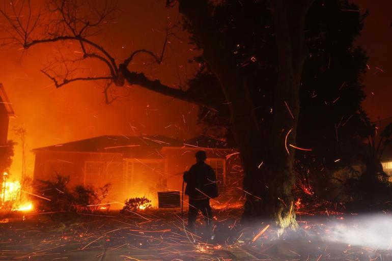 Los Angeles'teki Orman Yangınları Kontrol Altına Alınamıyor