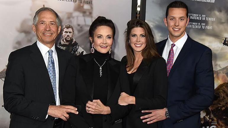 Lynda Carter: Wonder Woman'ın Efsanevi Yüzü ve Aşkı