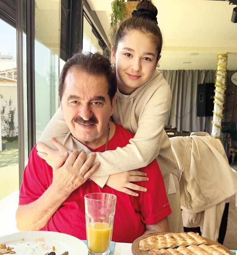 Elif Ada'dan Aile Fotoğrafı