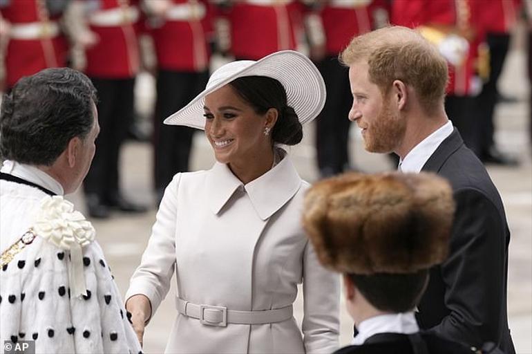 Meghan Markle ve Prens Harry'nin Kaliforniya'daki Yaşamı ve Komşuları ile Sorunları