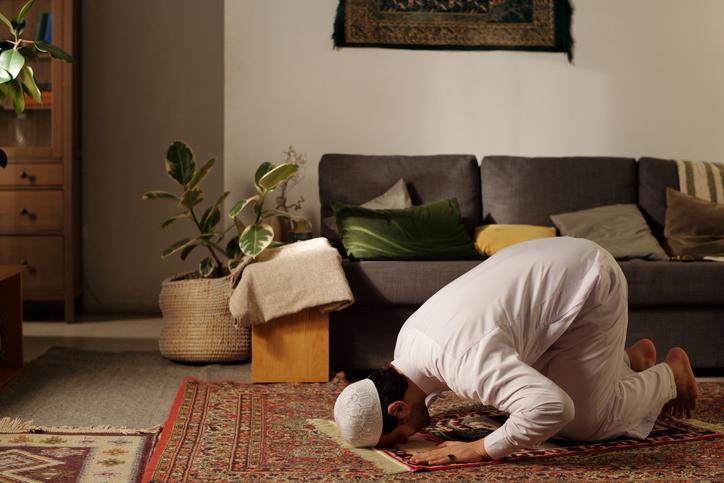 Miraç Kandili ve 12 Rekatlık Namaz Kılınışı