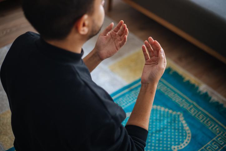 Miraç Kandili ve 12 Rekatlık Namaz Kılınışı