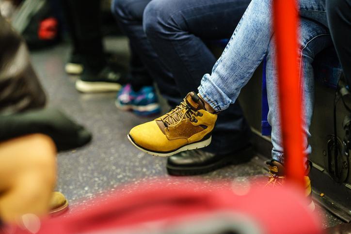 Mizokinezi: Rahatsız Edici Vücut Hareketleri ile Baş Etmek