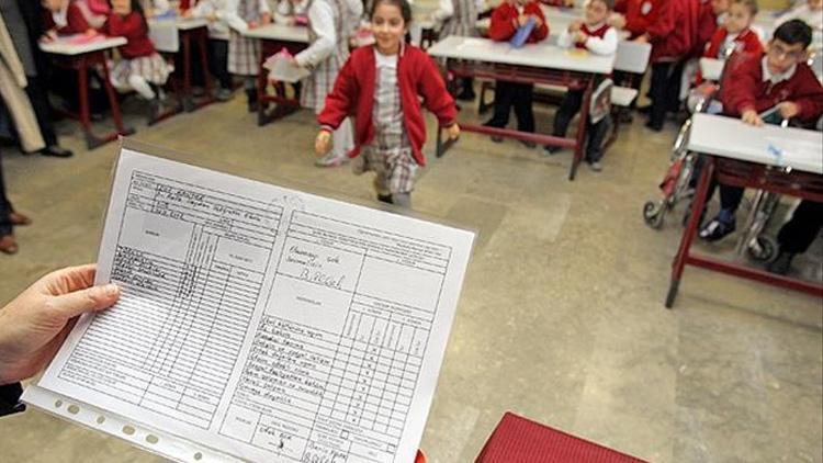 Öğrencilerin Karne Heyecanı: Onur ve Takdir Belgeleri