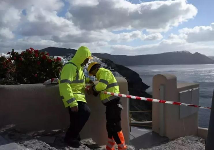 Santorini Yanardağı'nın Olası Patlayışı ve Sismik Aktivite
