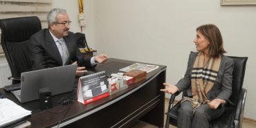 seyhan-belediye-baskani-oya-tekin-ne-hacizler-ne-de-kesintiler-bizi-engelleyemez-FtwC5aq2.jpg