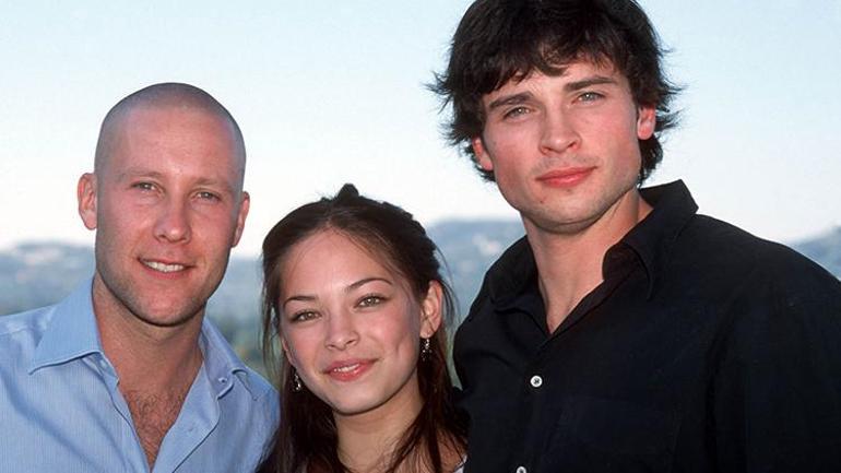 Smallville: Kırmızılı Pelerinli Kahramanın Laneti