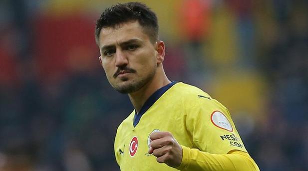 Süper Lig'de Transfer Hareketliliği: Fenerbahçe, Galatasaray ve Beşiktaş'ın Hamleleri