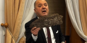 tarim-ve-hayvanciligin-nasil-bitirildigi-bu-turlu-anlatildi-mecliste-sut-ekmek-tezek-wTtcXaWm.jpg