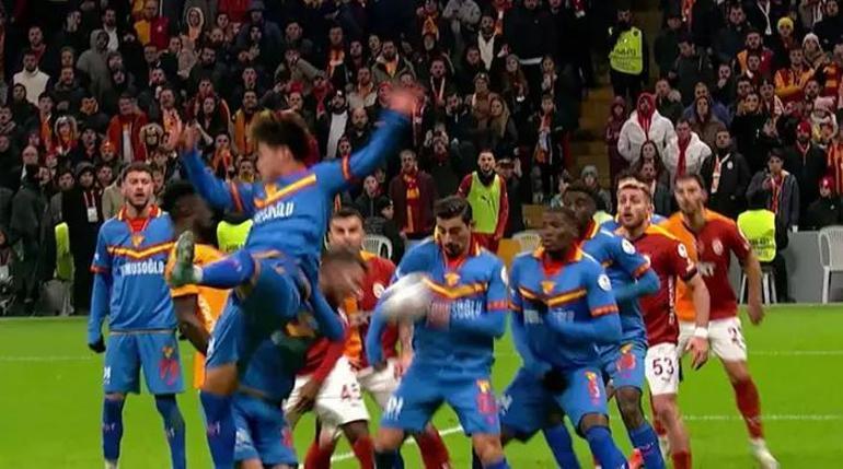 Göztepe'nin Penaltı Beklediği Pozisyon
