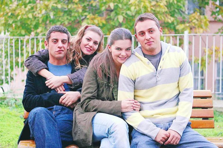 Ünlü İsimlerin Yıllar Sonra Buluşmaları ve Nostaljik Anılar