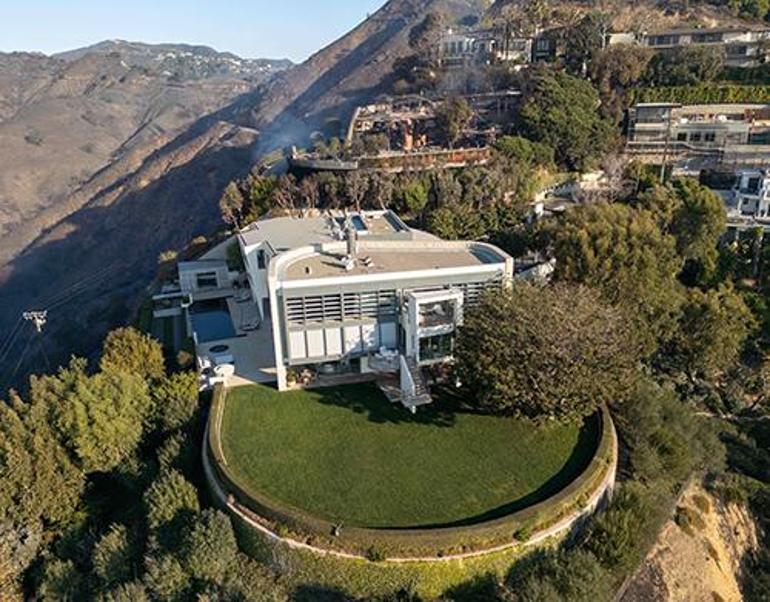 Ünlüler Yangınla Yüzleşirken: Tom Hanks ve Rita Wilson'ın Mucizesi