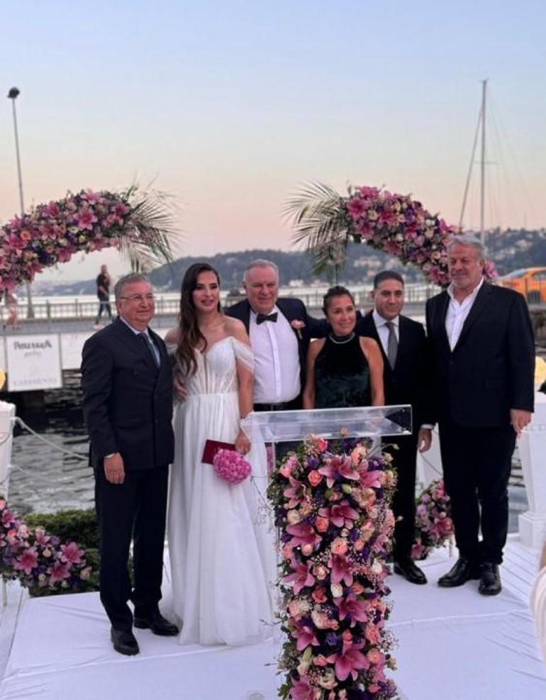 Ünlülerin Evlilik Hikayeleri ve Yıldönümü Kutlamaları